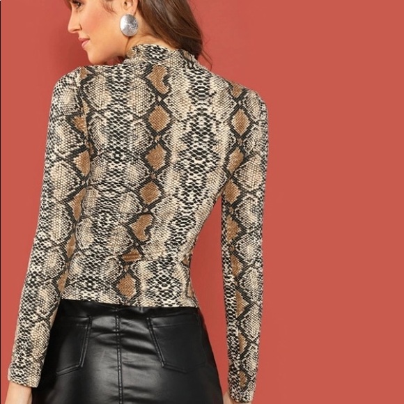 CATHEY Snake print top - Picture 4 of 6